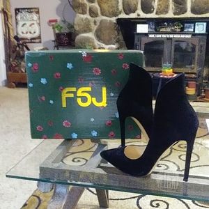 🤗F5J-BLACK SUEDE 5" HEELS-NIB